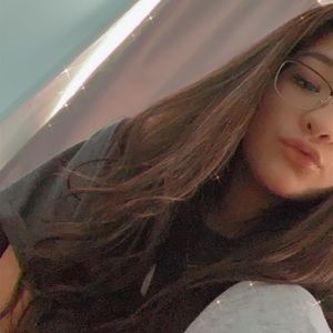 Meet your Posher, Ellee